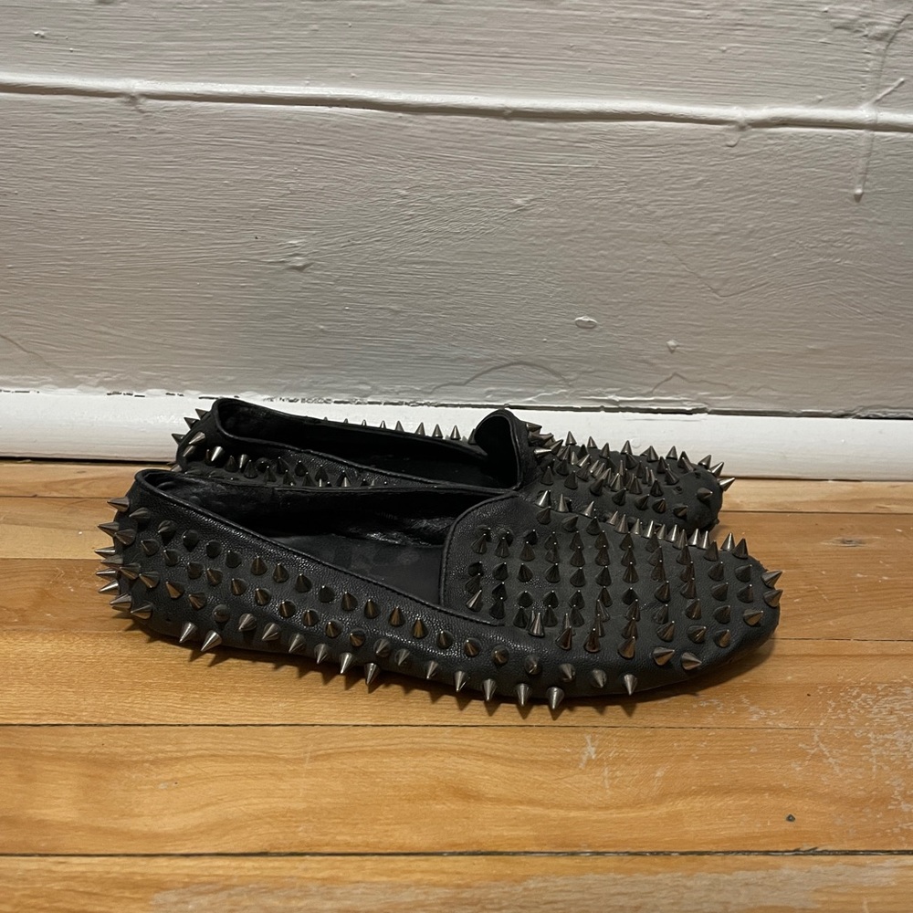 UNIF STUDDED LOAFERS